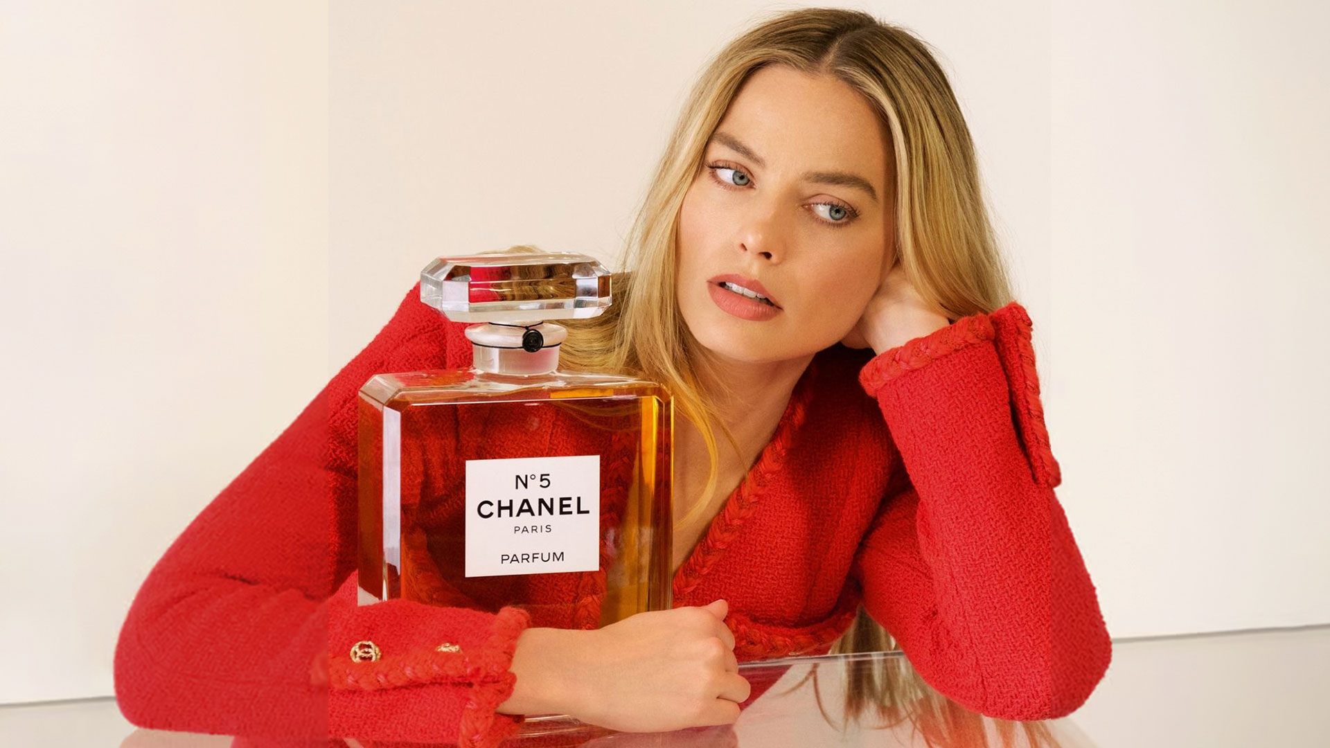 Margot Robbie Shines as the New Face of Chanel No. 5